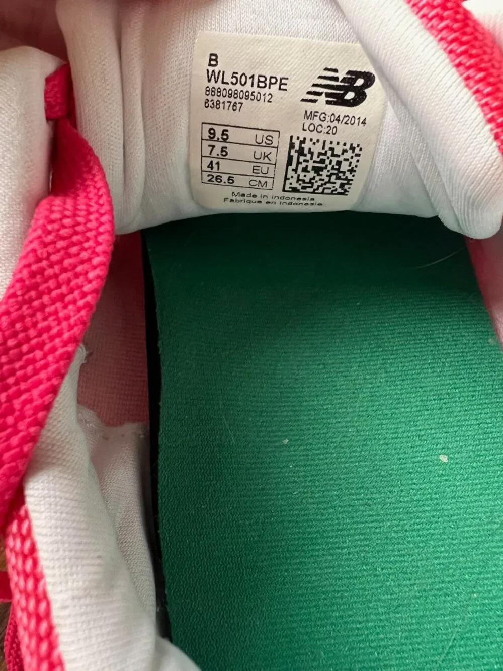 NWOT Red New Balance Sneakers Classic Casual Running Shoes Sz 9.5 - Picture 5 of 5
